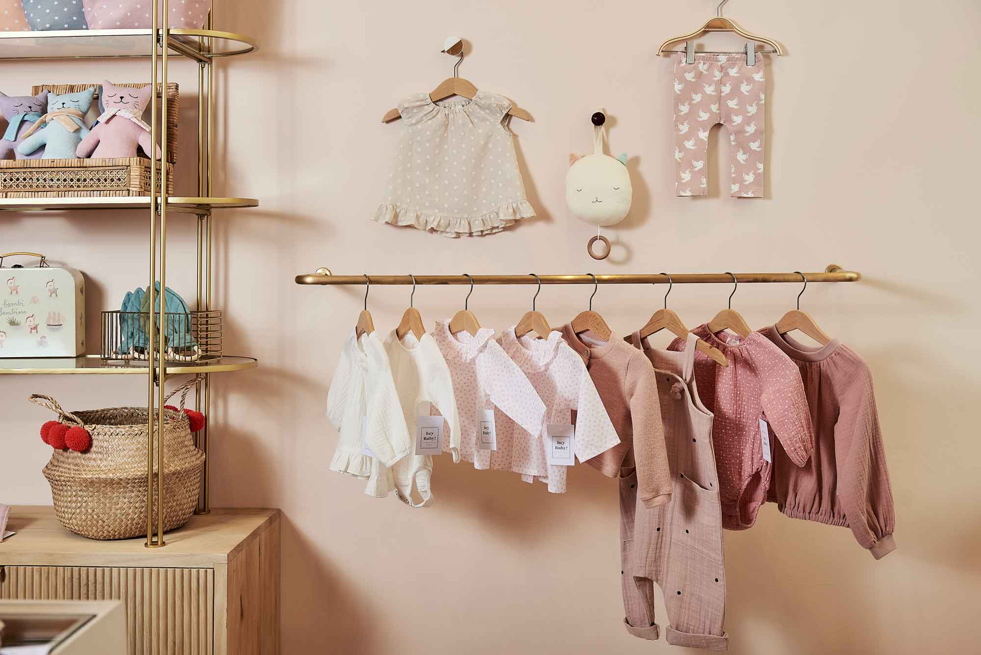 Babykleidung
